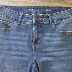 Falls Creek Straight Stretch Blue Jeans